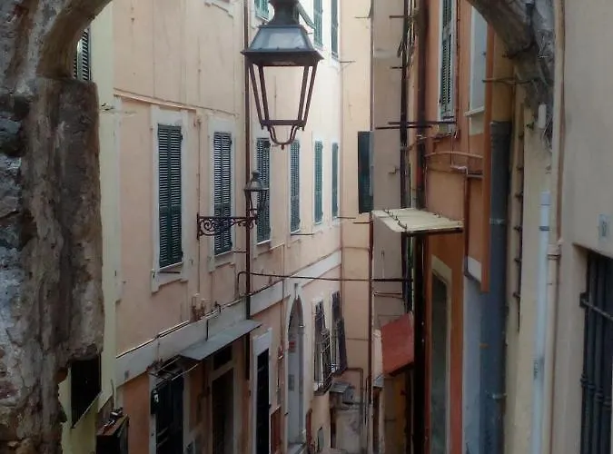 Casa Via Monta In Centro * 圣雷默